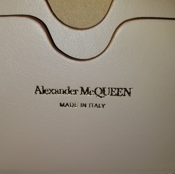 Alexander McQueen The Short Story Croc-Embossed Leather Crossbody Bag Pa… - Picture 8 of 15